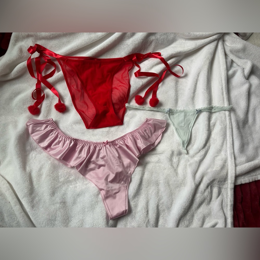 Skims Advent Calendar - 12 pairs of limited edition holiday‎ panties - Picture 4 of 12